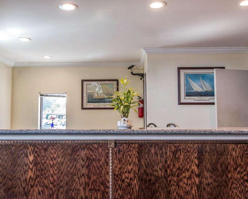 Rodeway Inn Riverside Interior photo