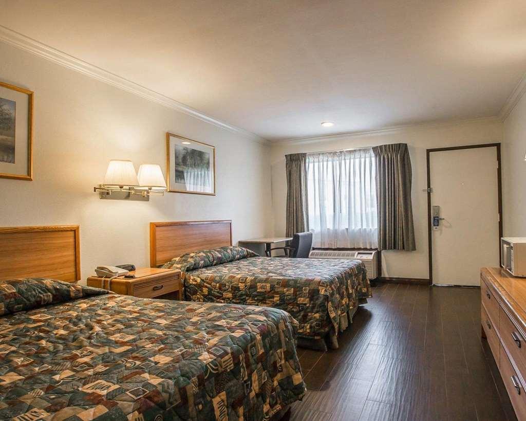 Rodeway Inn Riverside Room photo