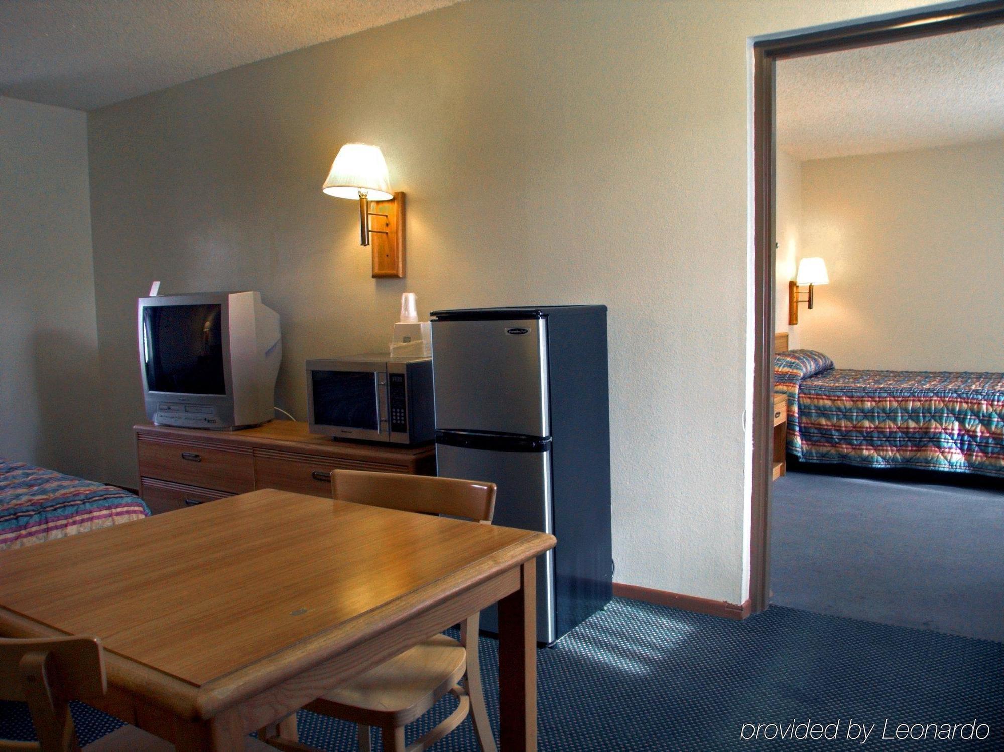 Rodeway Inn Riverside Room photo